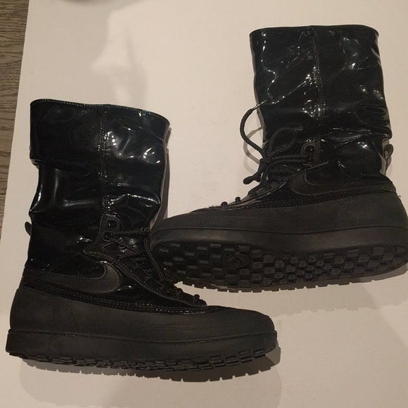 NIKE - Picture 4 of 12